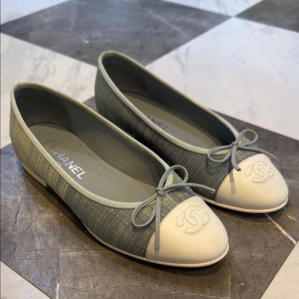 Chanel Women's blue and White Ballet Flats